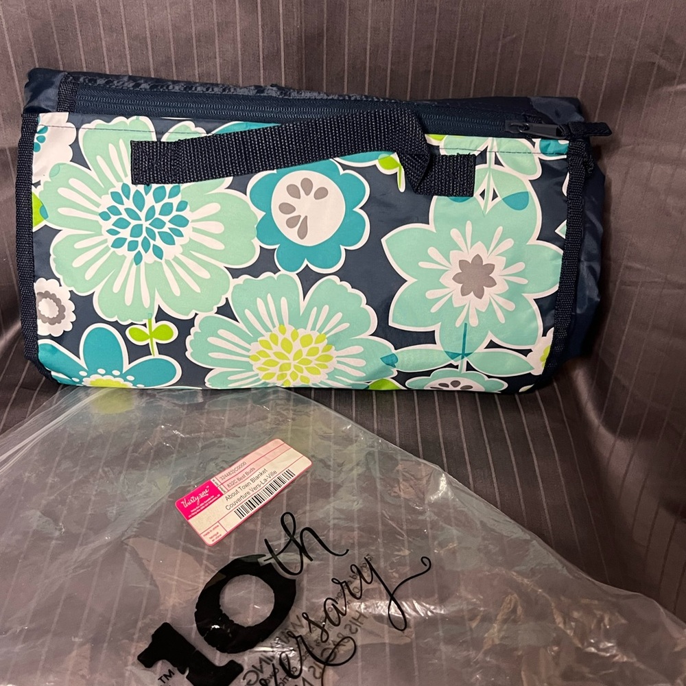 ThirtyOne About Town Blanket